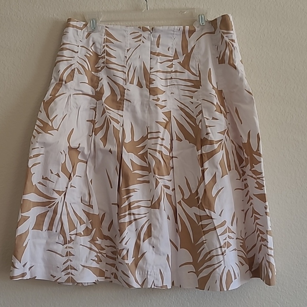 Talbots Tan/White Tropical Print Pleated Skirt Size 10 - Picture 3 of 7